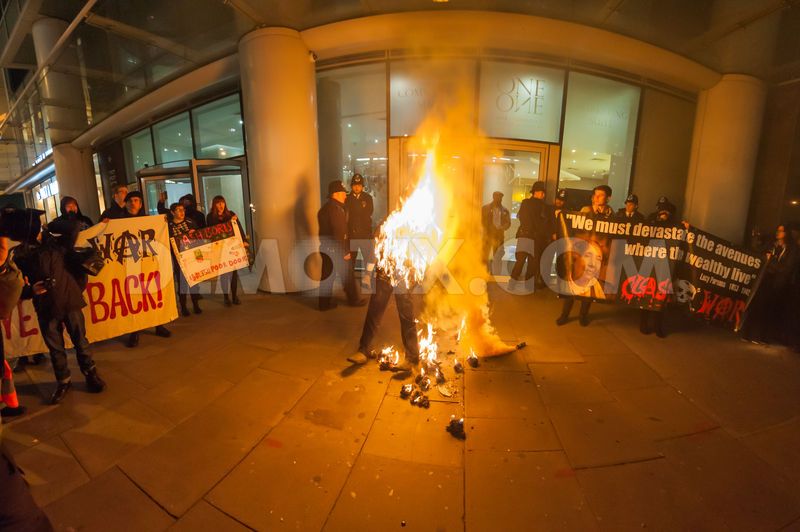 1415243960-poor-doors-guy-fawkes-protest--two-arrests-at-one-commercial-st_6191929