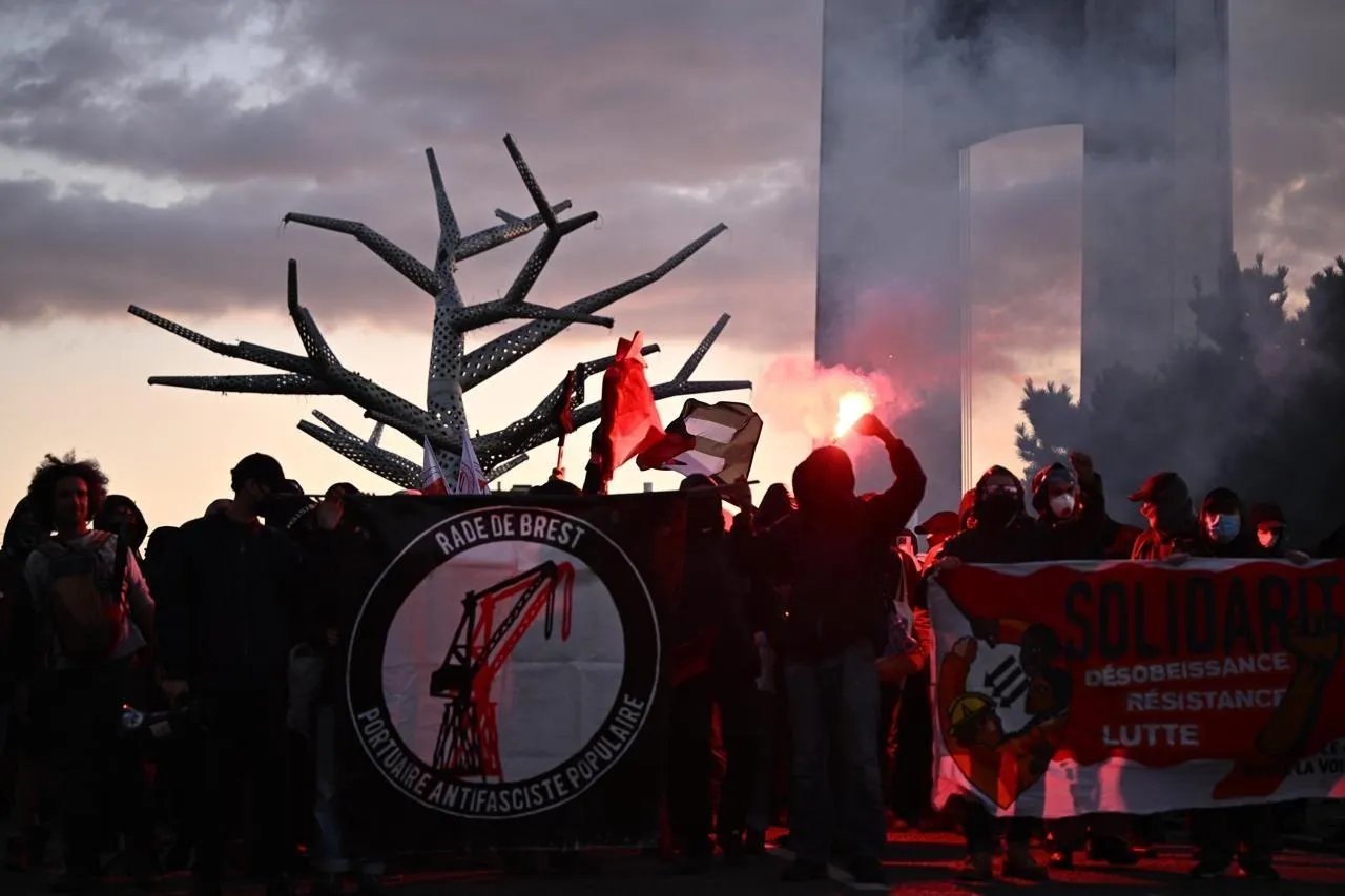 France: Serial Fascist Attacks in Brest, Police Repress Antifascist...